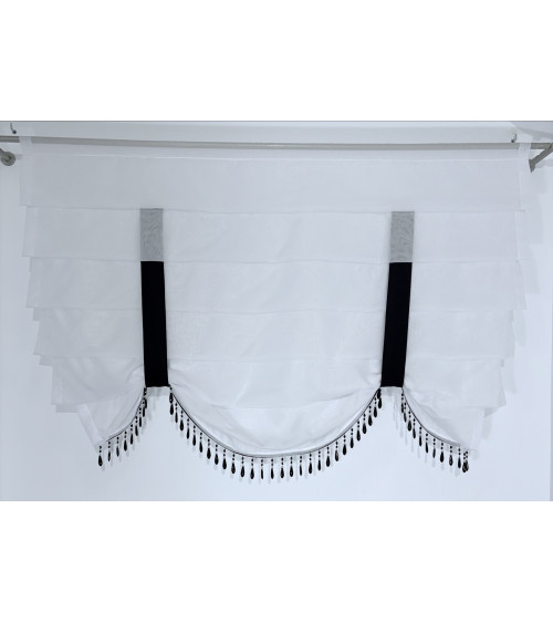 Panel z woalu z czarnymi kryształkami szerokość130cm, wysokość 100cm