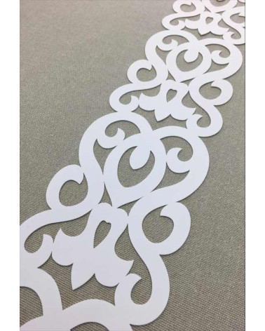 Zawieszka ażurowa biała